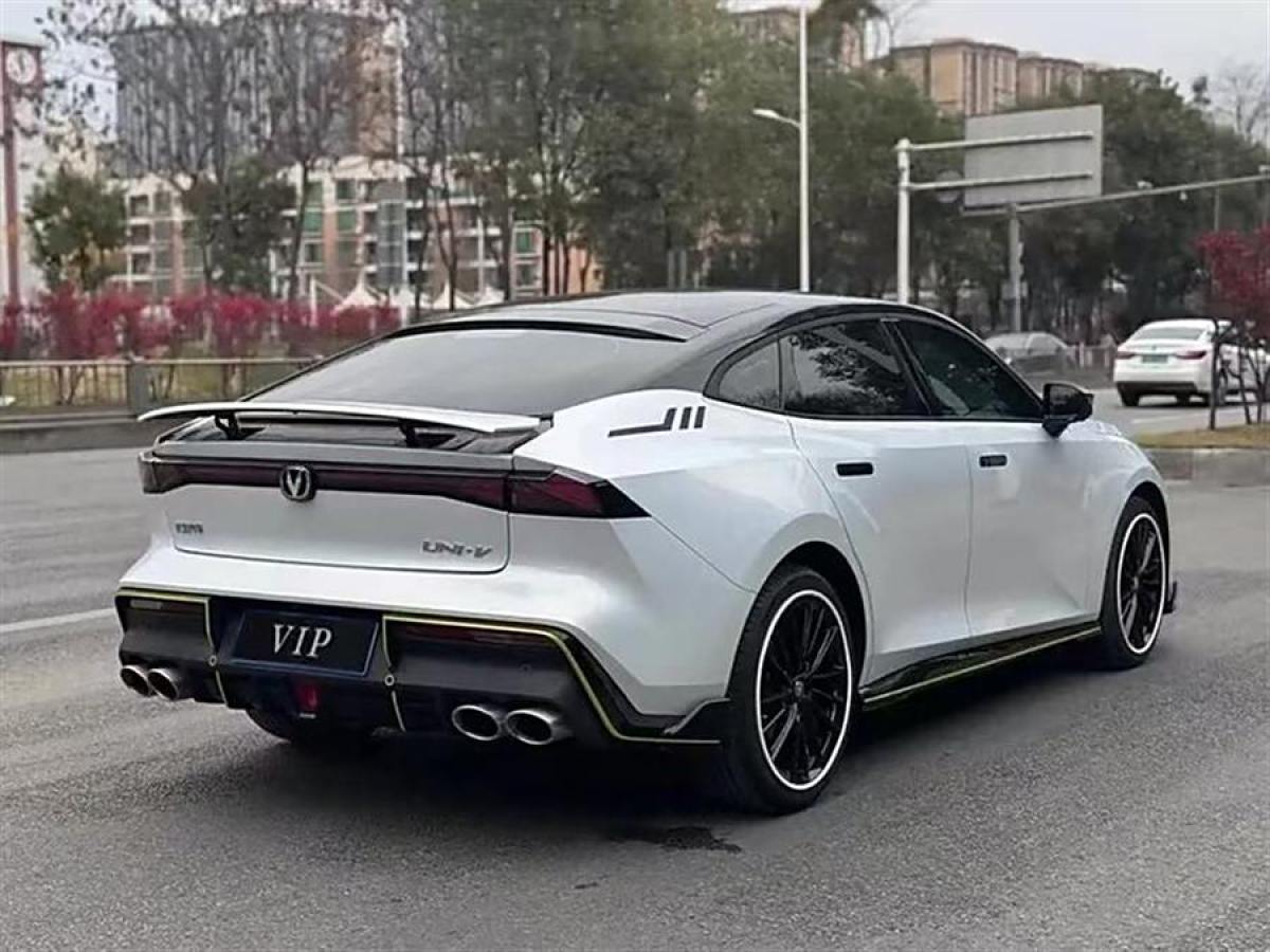 長(zhǎng)安 長(zhǎng)安UNI-V  2023款 1.5T 尊享型圖片