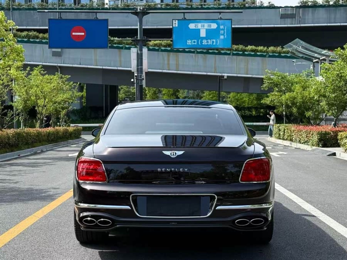 賓利 飛馳  2024款 4.0T V8 標(biāo)準(zhǔn)版圖片