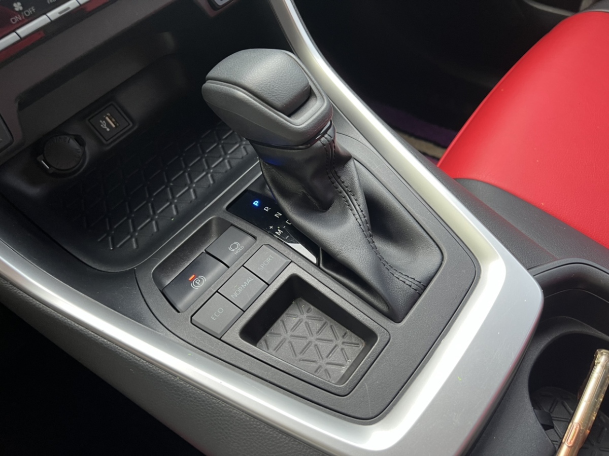 豐田 RAV4榮放  2023款 2.0L CVT兩驅(qū)都市版圖片