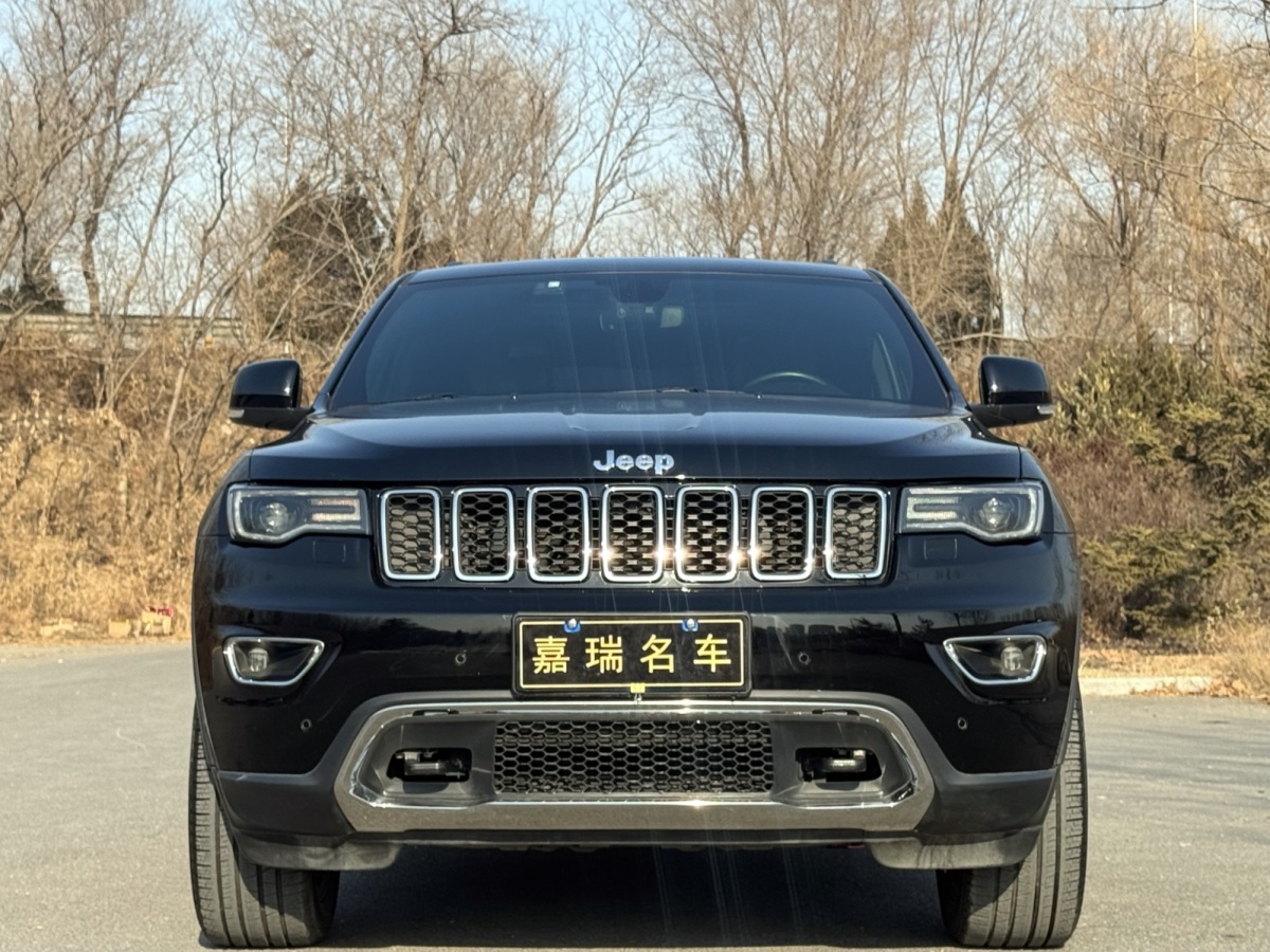 Jeep 大切諾基  2020款 3.0L 精英導(dǎo)航版圖片