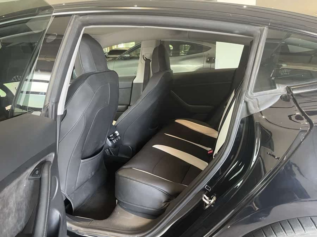 特斯拉 Model 3  2021款 改款 標(biāo)準(zhǔn)續(xù)航后驅(qū)升級(jí)版圖片