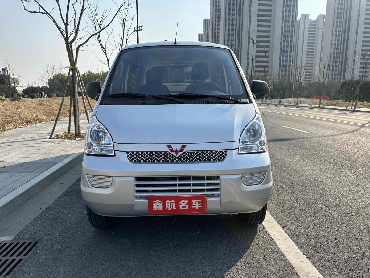 五菱 五菱榮光  2021款 1.5L加長(zhǎng)基本型封窗車5座L3C圖片