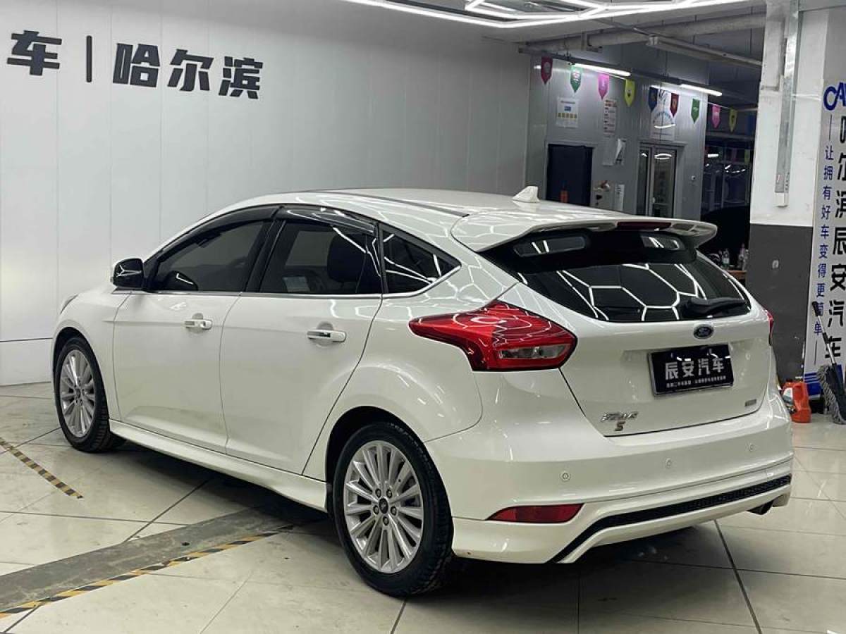 2017年8月福特 ?？怂? 2017款 兩廂 EcoBoost 180 自動(dòng)運(yùn)動(dòng)型