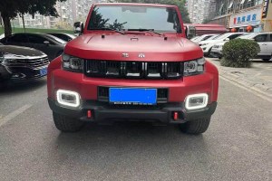 BJ40 北京 2.0D 自動(dòng)四驅(qū)刀鋒英雄版?zhèn)b客型
