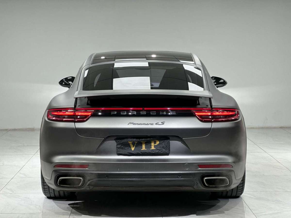 2018年6月保時(shí)捷 Panamera  2017款 Panamera 行政加長版 3.0T