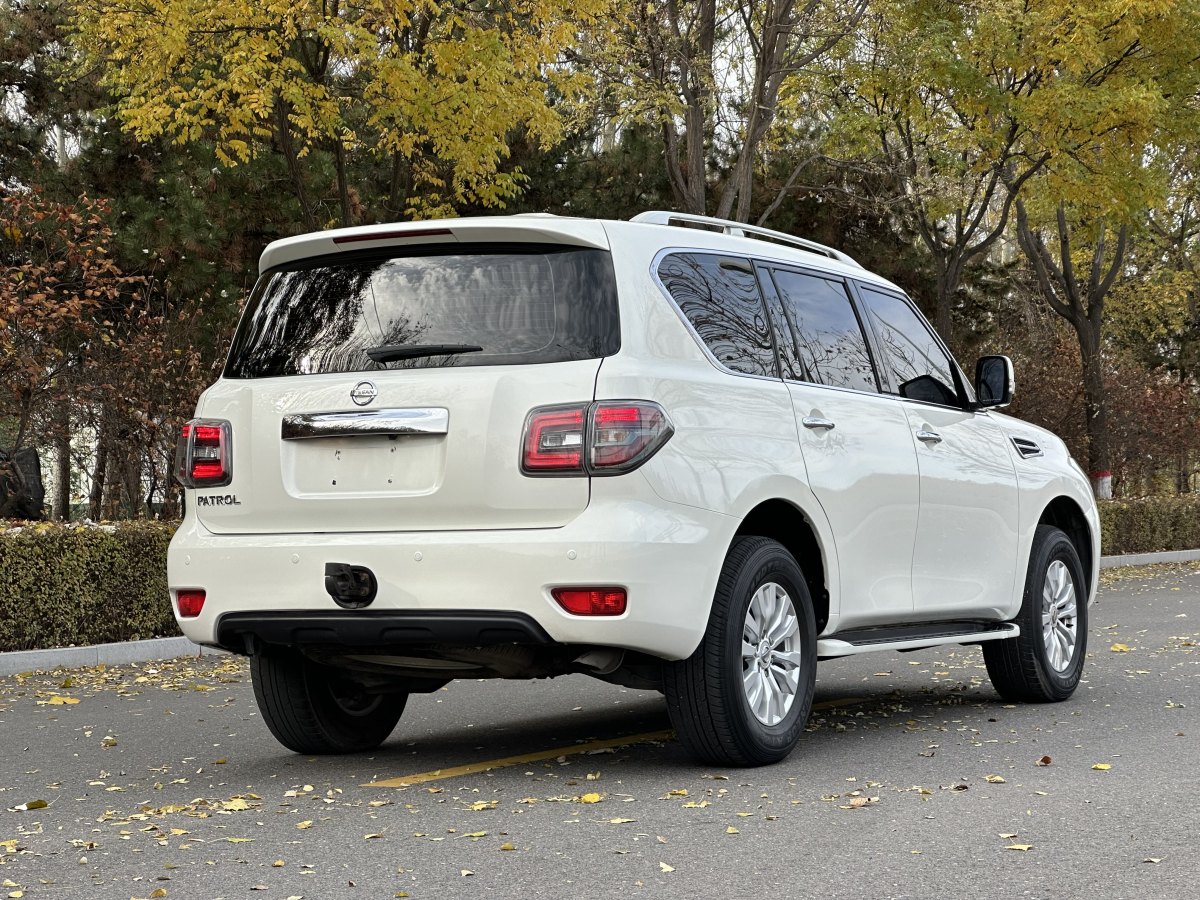 日產(chǎn) 途樂  2018款 4.0L 鉑金型圖片