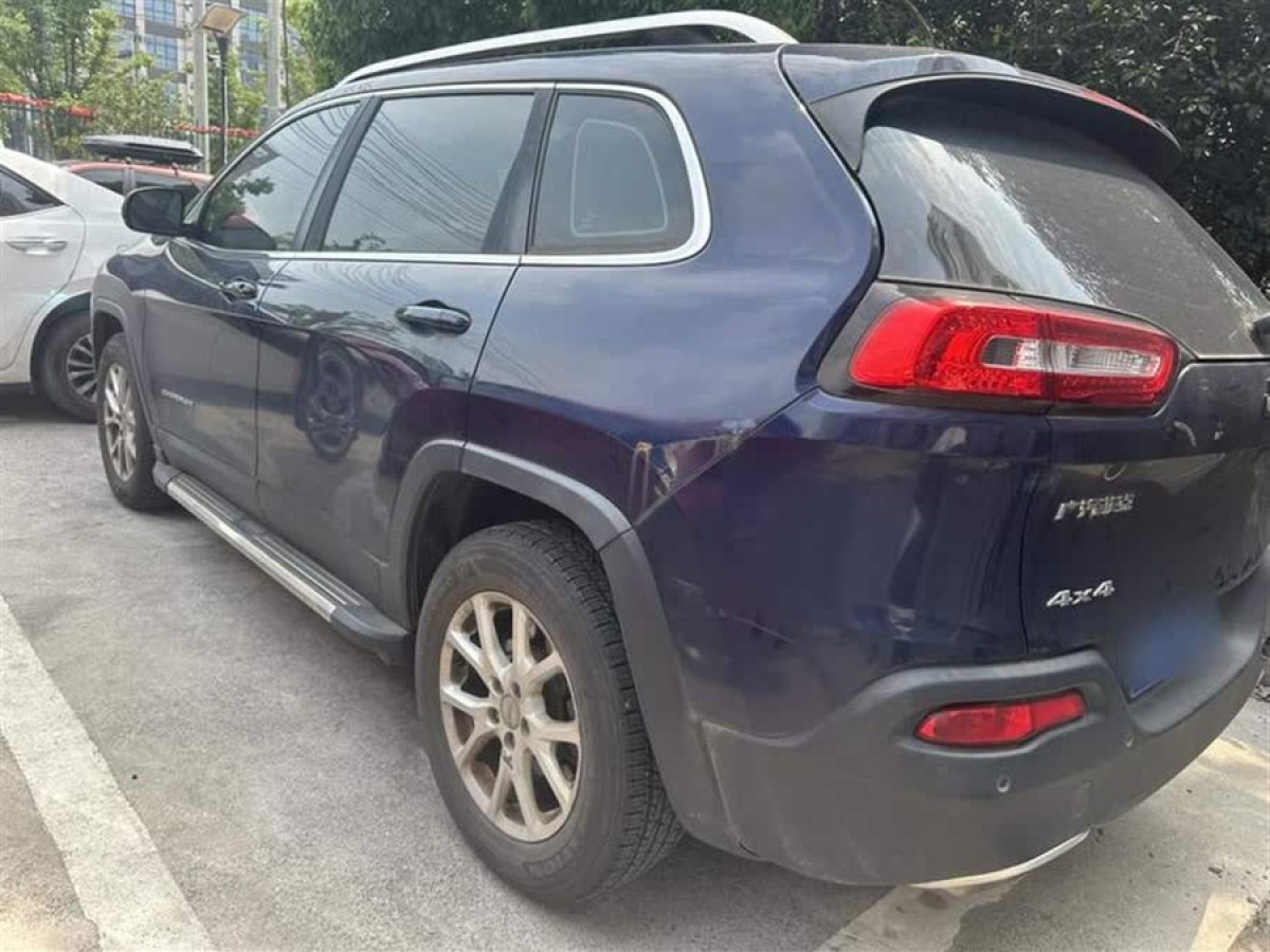 Jeep 自由光  2016款 2.4L 專業(yè)智能版圖片