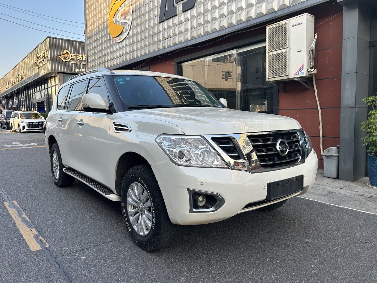 日產(chǎn) 途樂(lè)  2018款 4.0L 鉑金型圖片