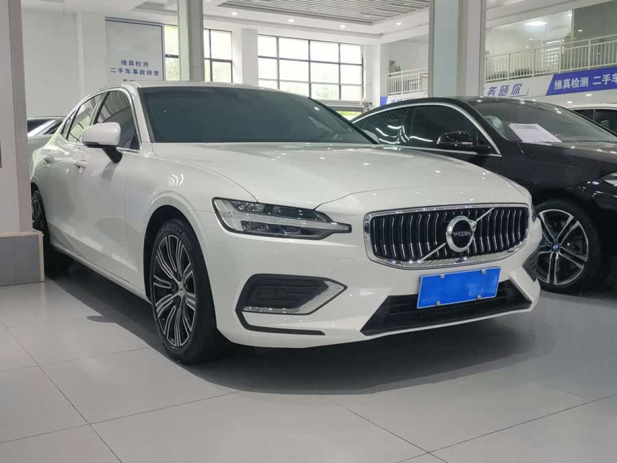 2021年4月沃爾沃 S60L  2021款 T4 智遠(yuǎn)豪華版