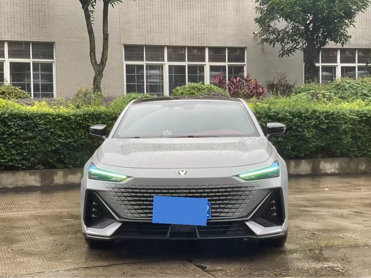 長(zhǎng)安 長(zhǎng)安UNI-V  2023款 1.5T 尊貴型圖片