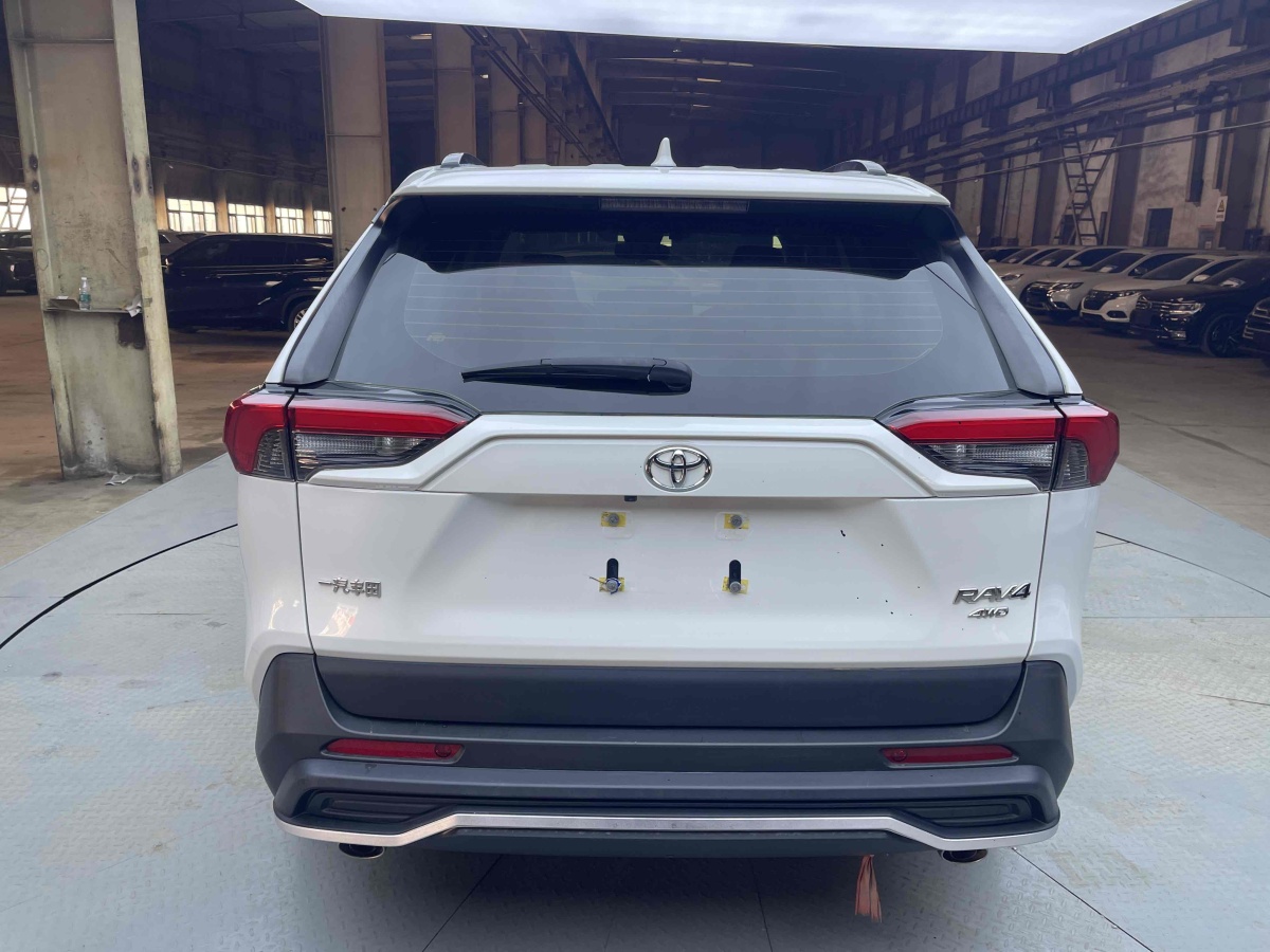 豐田 RAV4  2018款 榮放 2.0L CVT兩驅(qū)風(fēng)尚版圖片