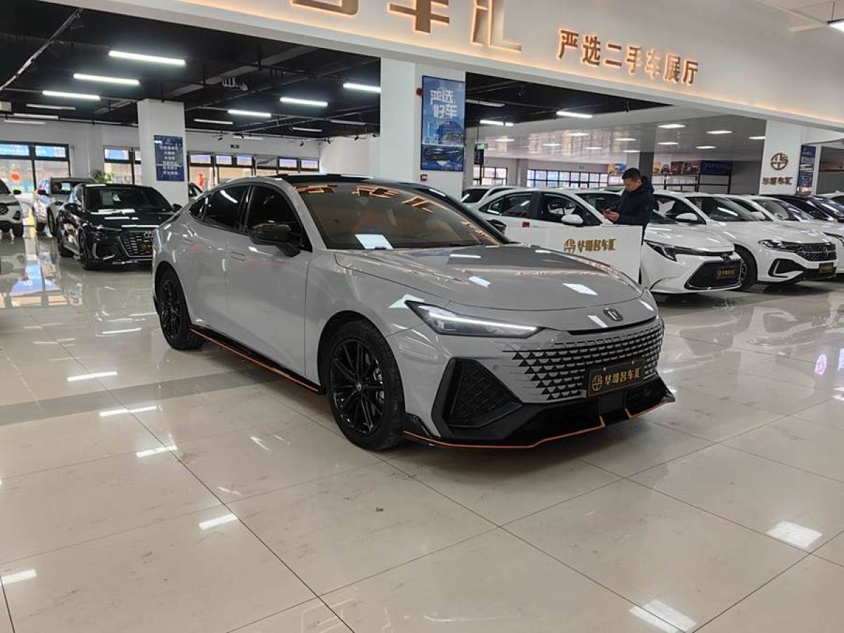 長(zhǎng)安 長(zhǎng)安UNI-V  2023款 2.0T 領(lǐng)速版圖片