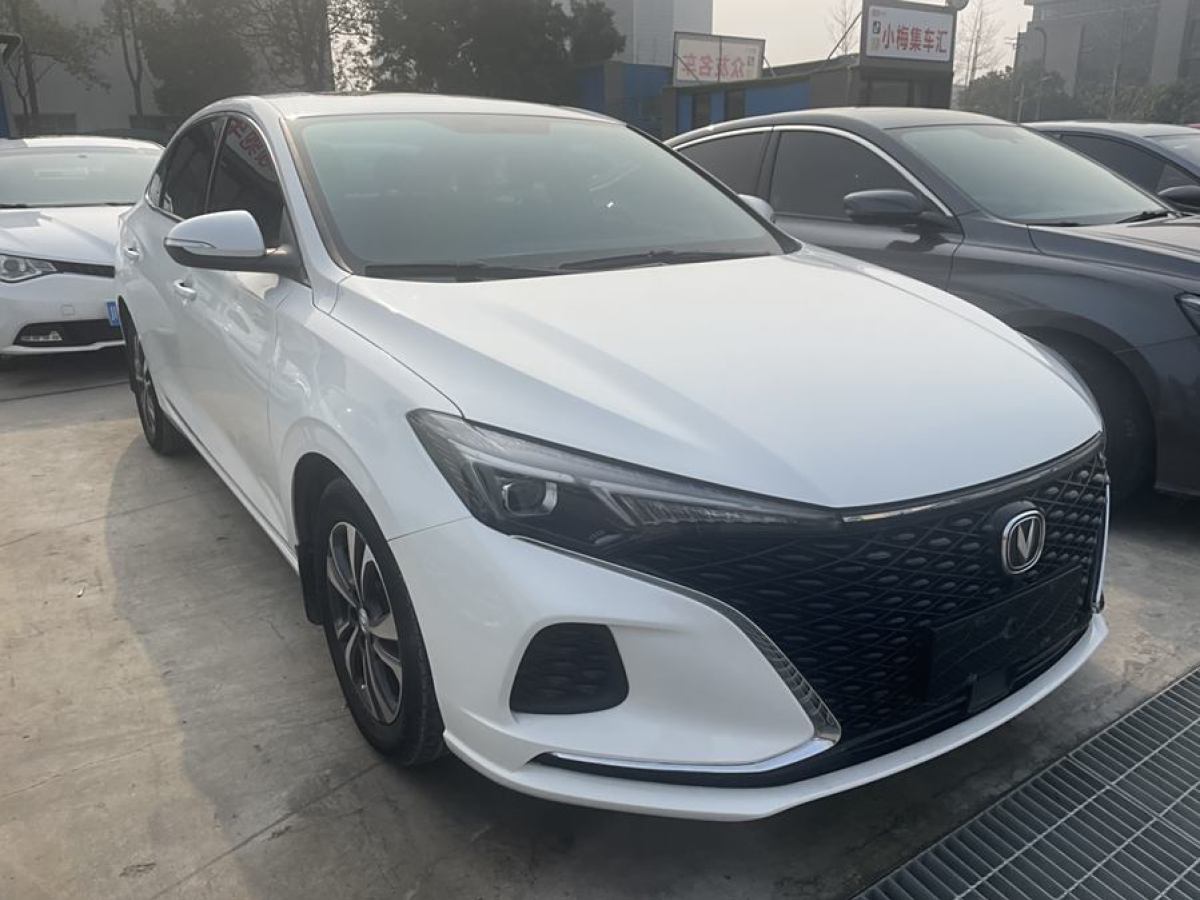 長(zhǎng)安 逸動(dòng)  2020款 PLUS 藍(lán)鯨NE 1.4T GDI DCT尊貴型圖片