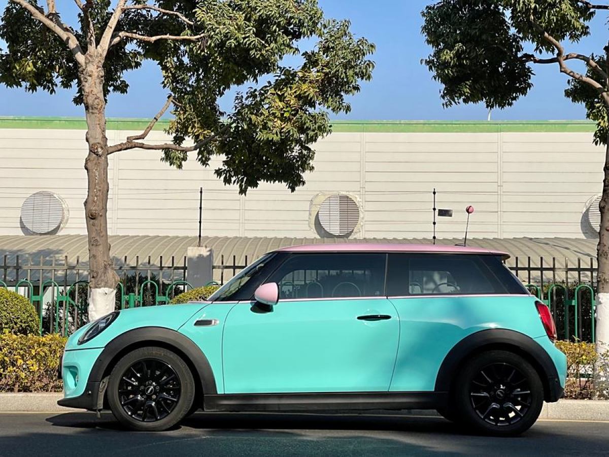 MINI COUNTRYMAN  2018款 1.5T COOPER 經(jīng)典派圖片