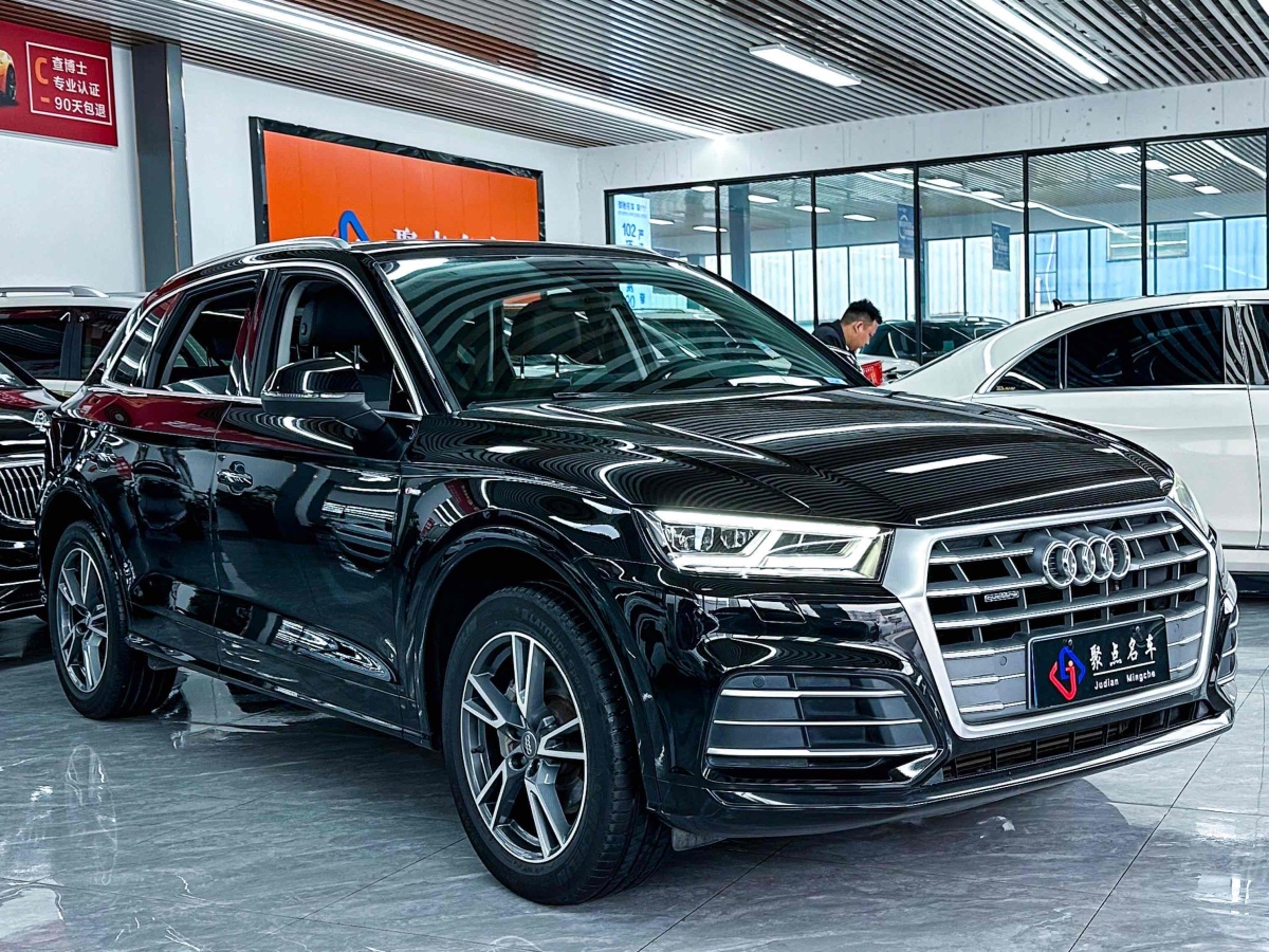 2019年1月奧迪 奧迪Q5L  2020款 改款 40 TFSI 榮享時尚型