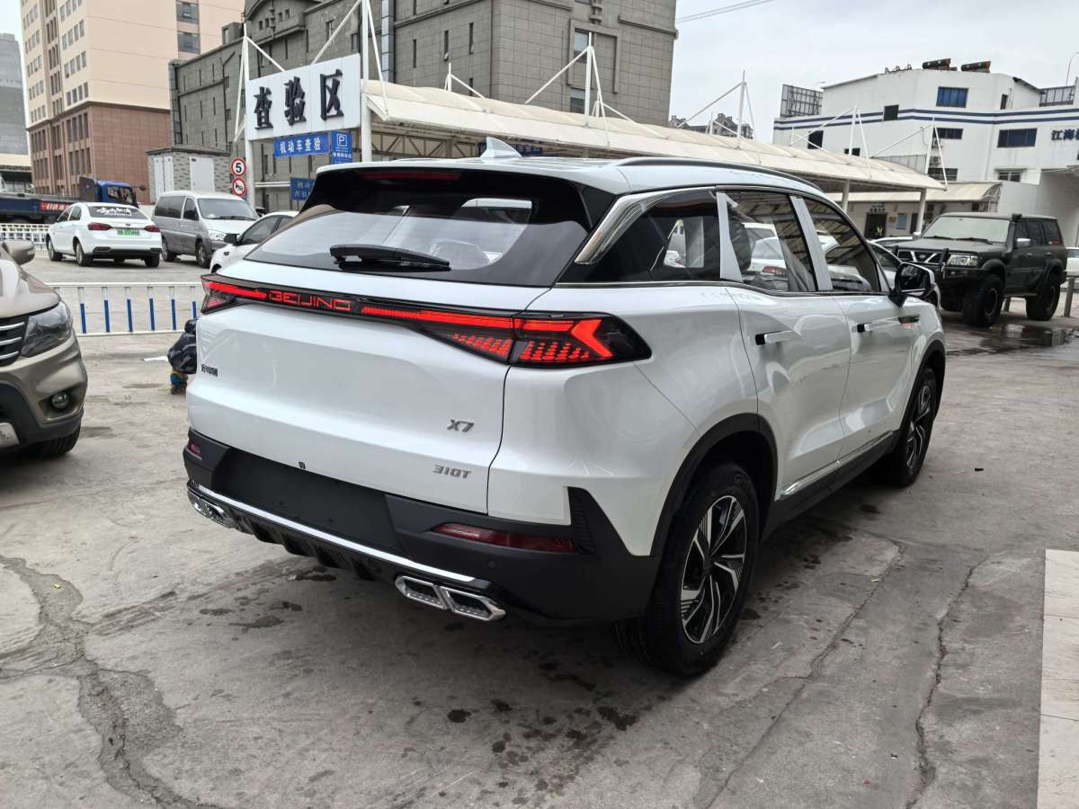 北京汽車北京 X7  23 款 1.5TD 優(yōu)享+版圖片