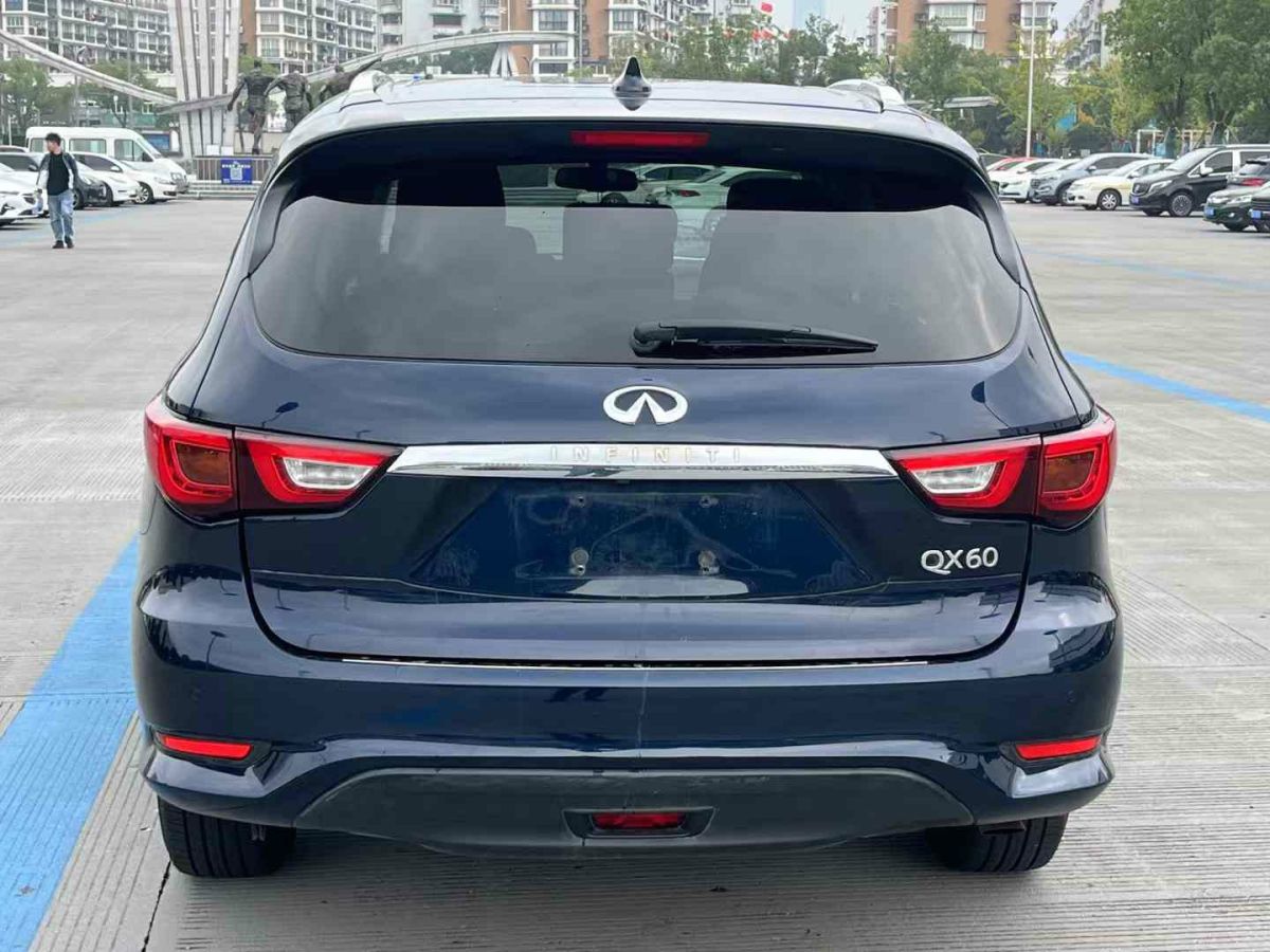 2018年1月英菲尼迪 QX60  2018款 2.5T Hybrid 兩驅冠軍家庭版