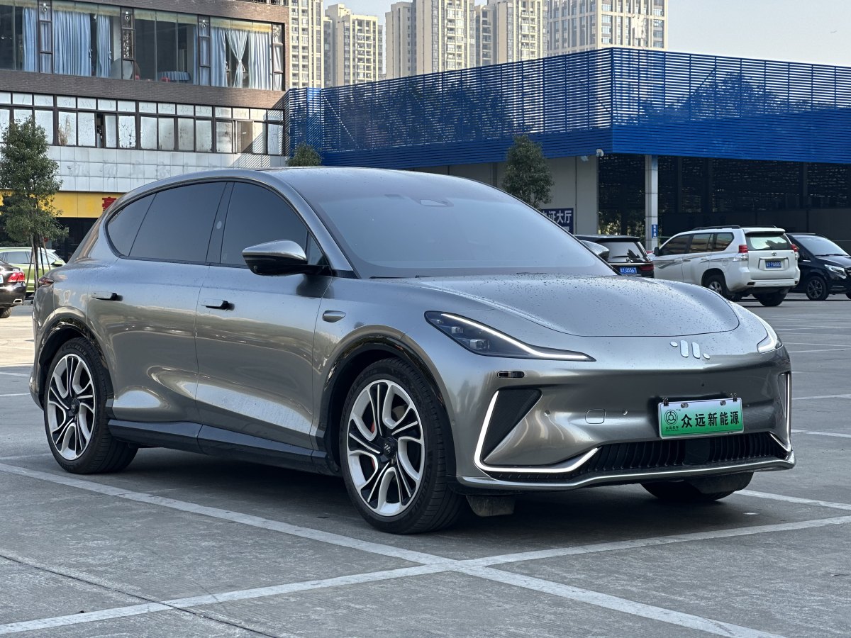 2024年2月智己 智己LS7  2023款 100kWh Lux后驅版