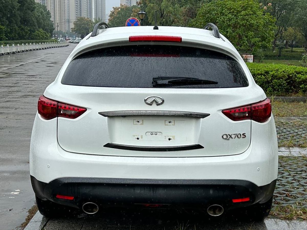 英菲尼迪 QX70  2015款 3.7L 絕影版圖片