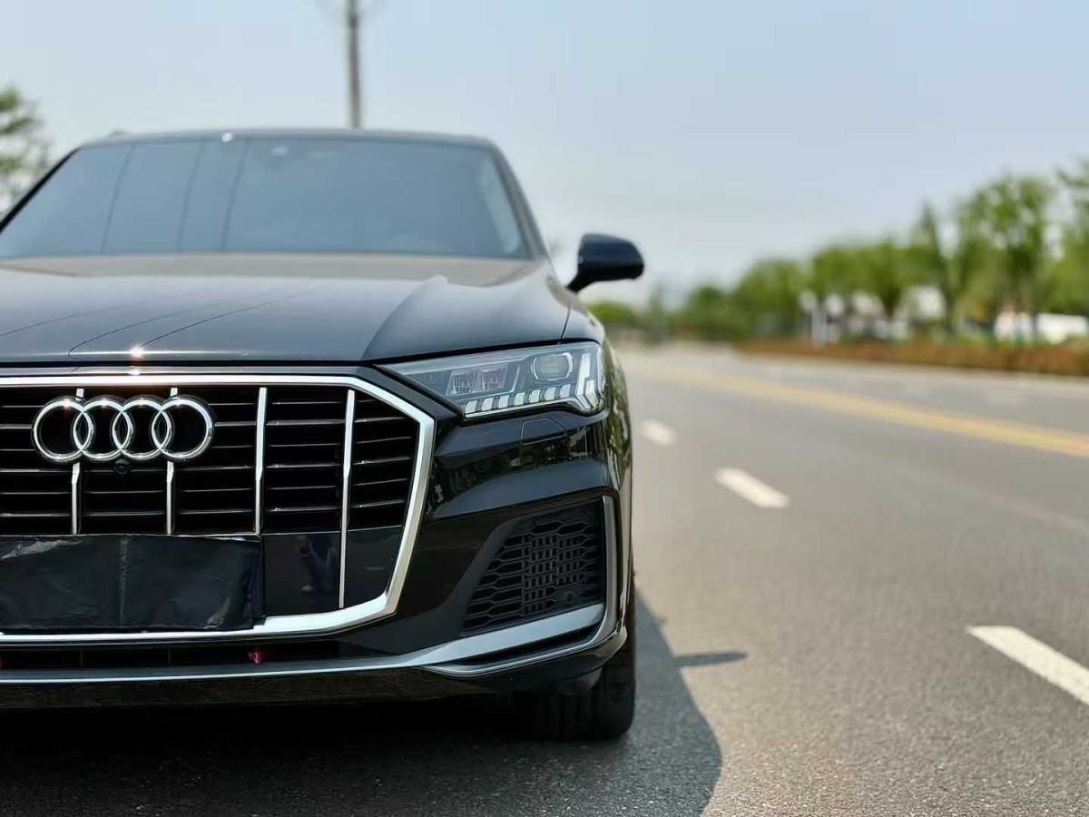 奧迪 奧迪Q7  2024款 45 TFSI quattro S line運(yùn)動(dòng)型圖片