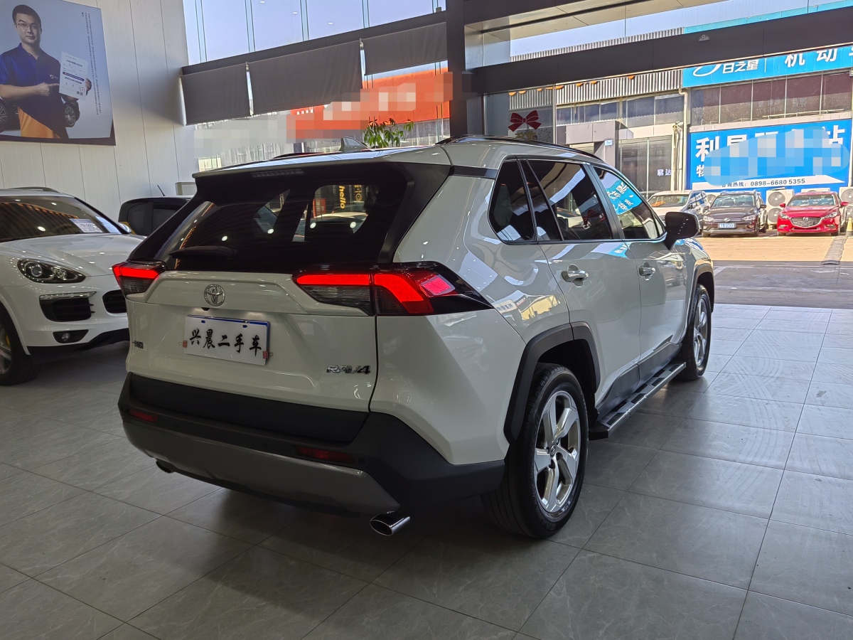 豐田 RAV4  2018款 榮放 2.0L CVT兩驅(qū)風(fēng)尚版圖片