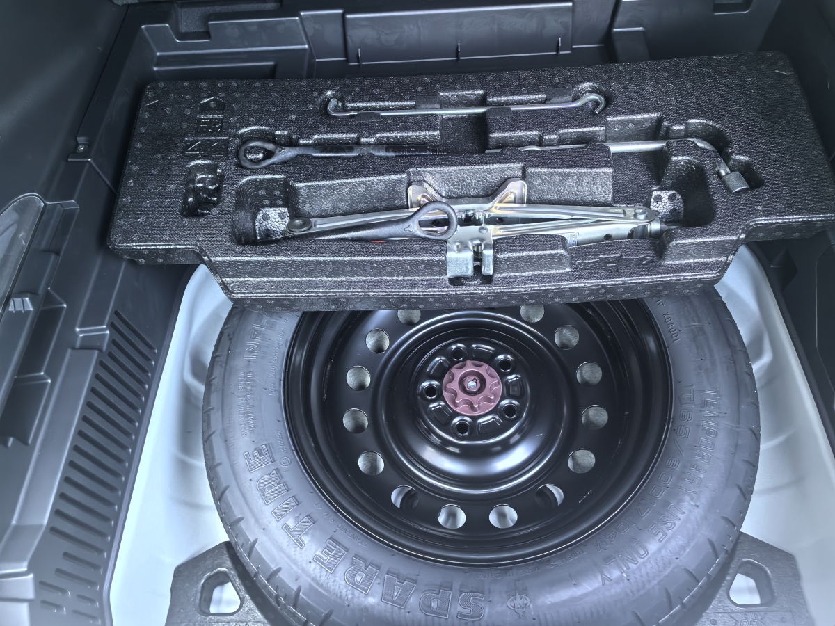 豐田 凌放HARRIER  2023款 2.0L CVT兩驅(qū)豪華版圖片