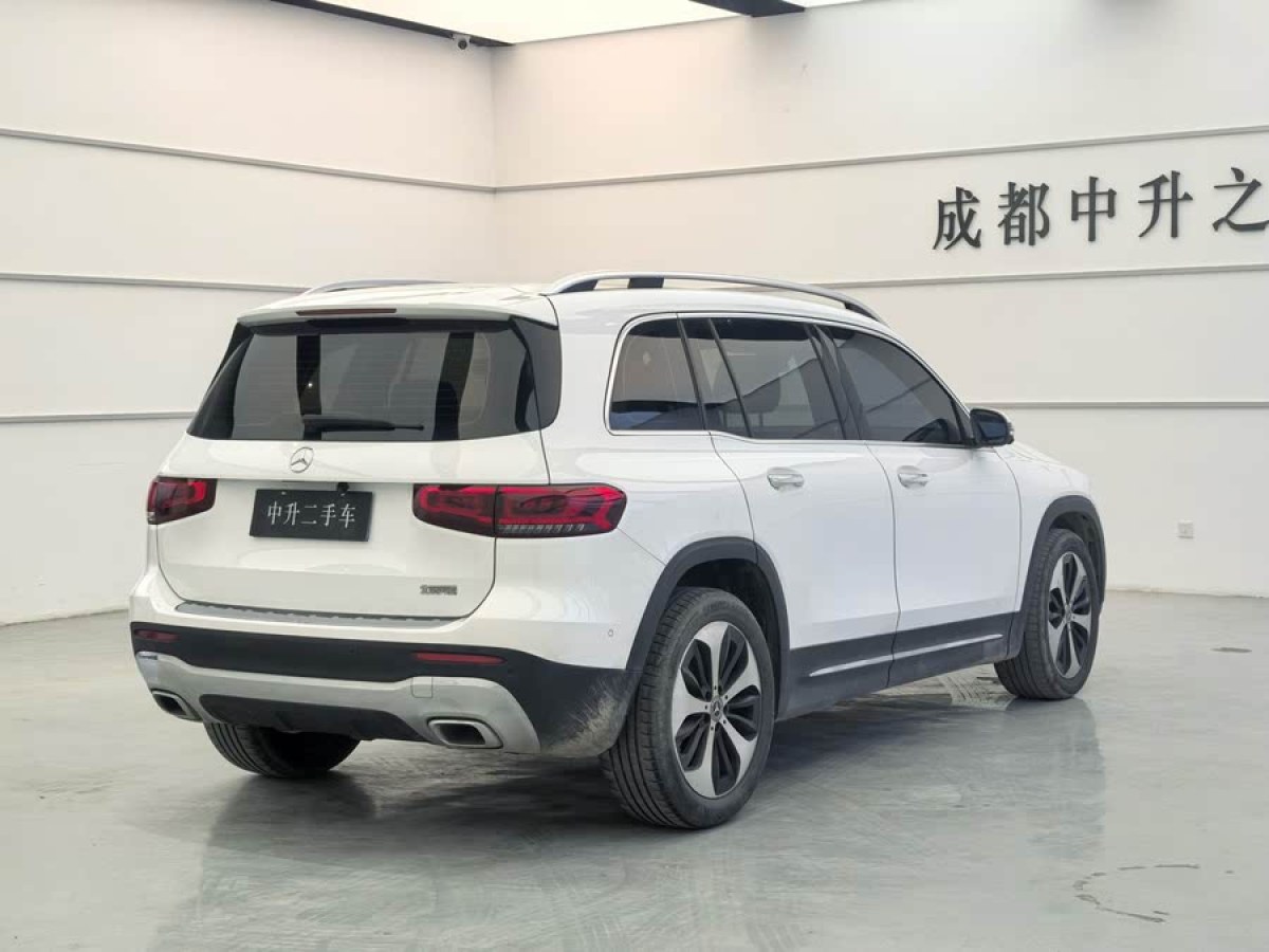 奔馳 奔馳GLB  2020款 改款 GLB 200 時(shí)尚型圖片