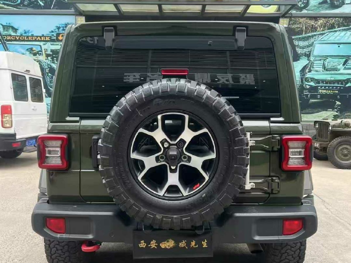 Jeep 牧馬人  2022款 2.0T 高地 阿拉斯加極光綠特別版圖片