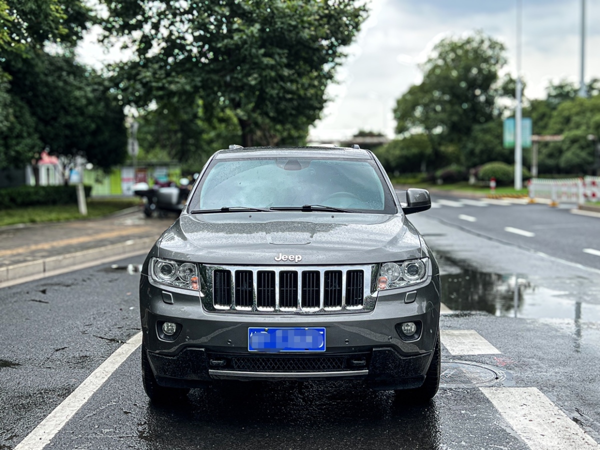 Jeep 大切諾基  2013款 3.6L 舒享導(dǎo)航版圖片