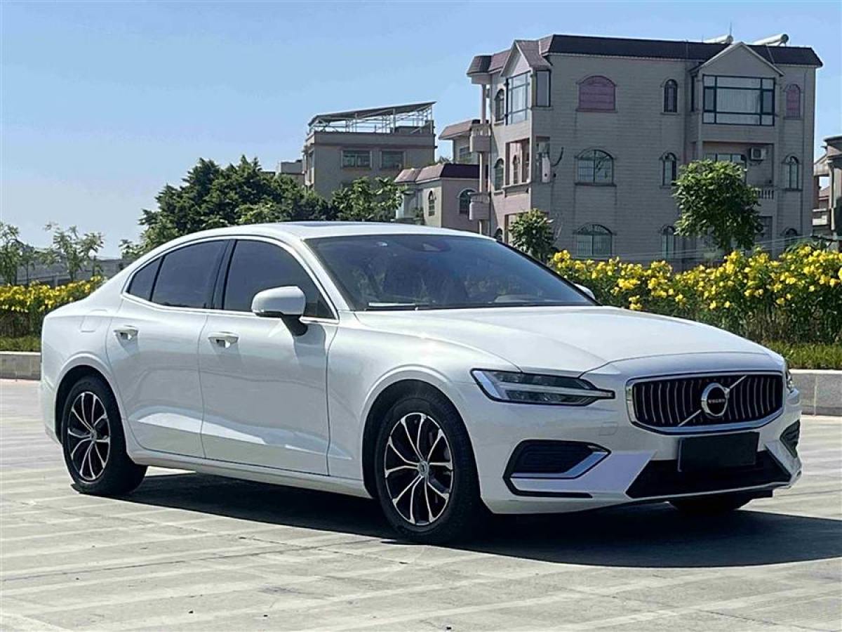 沃爾沃 S60L  2022款 B4 智逸豪華版圖片