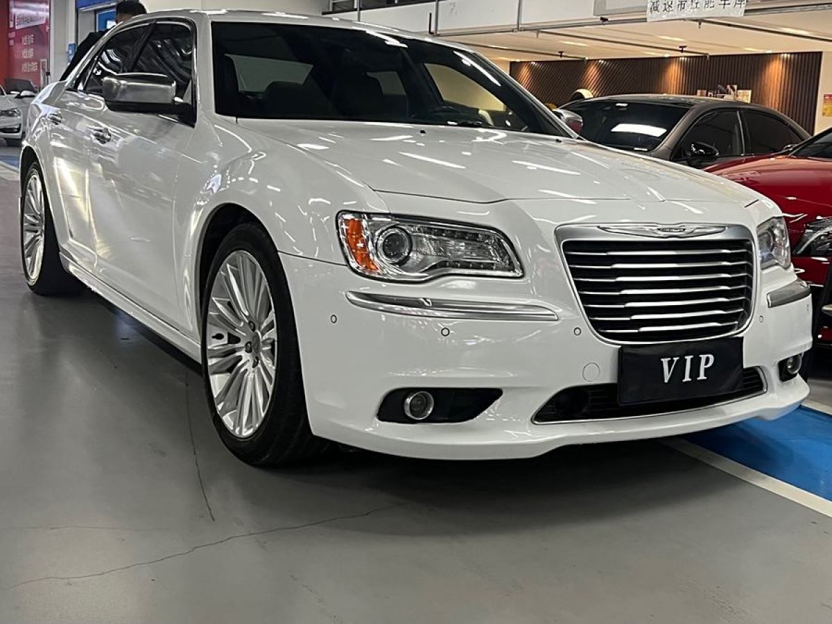 克萊斯勒 300C  2016款 3.0L 超越版圖片