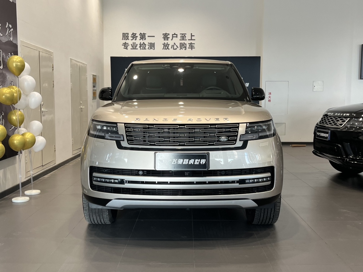 路虎 攬勝  2023款 3.0 L6 400PS 創(chuàng)世加長版圖片