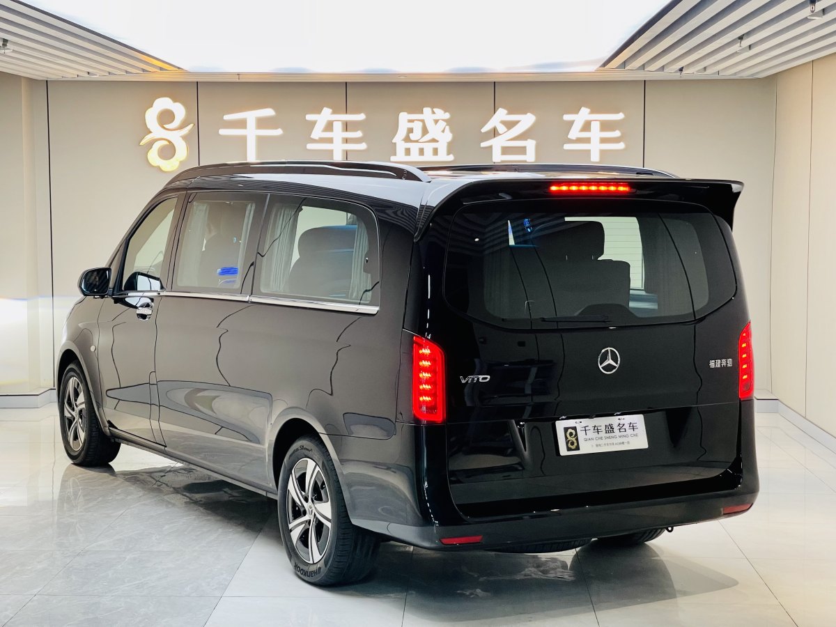 奔馳 威霆  2024款 2.0T 精英版 7座圖片