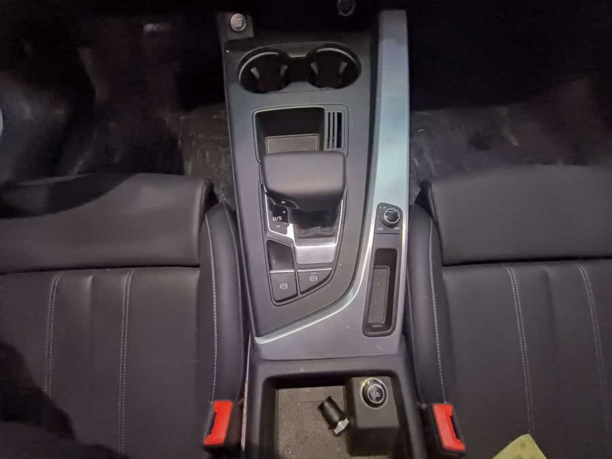 奧迪 奧迪A4L  2023款 40 TFSI 時尚動感型圖片