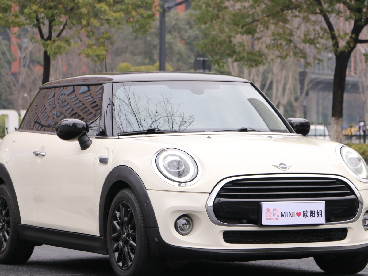 MINI COUNTRYMAN  2018款 1.5T COOPER 經(jīng)典派圖片