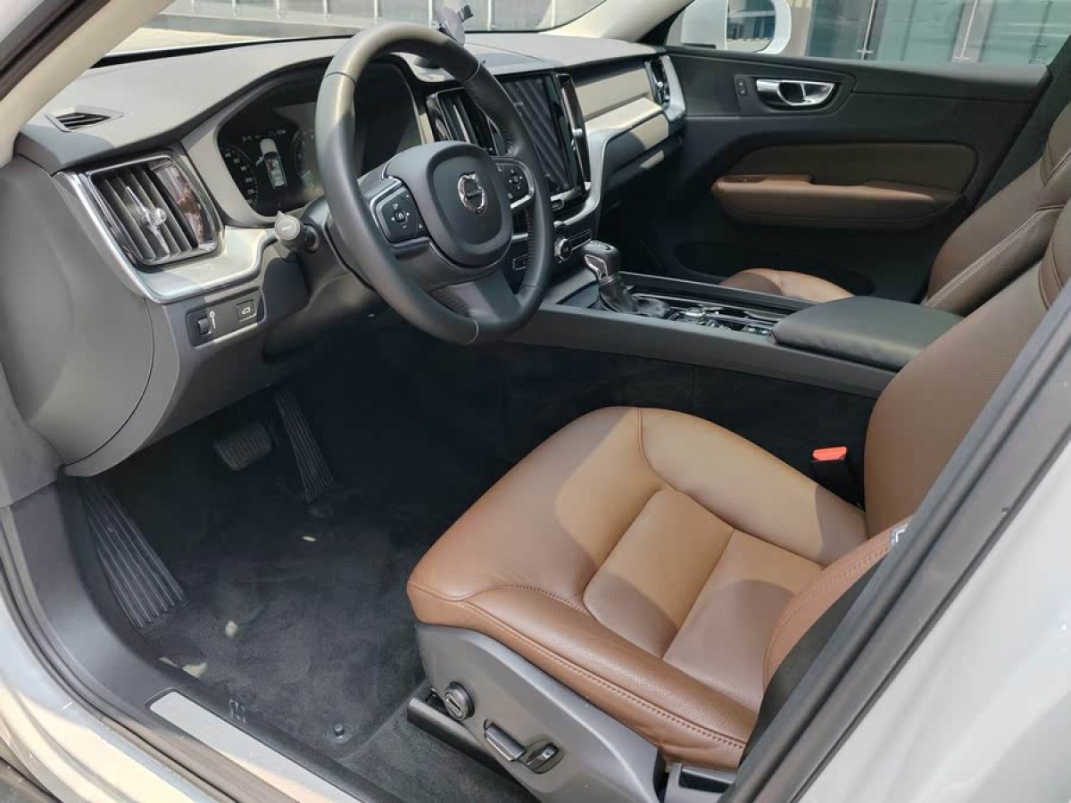 沃爾沃 XC60  2019款  T5 四驅(qū)智遠(yuǎn)版 國(guó)VI圖片
