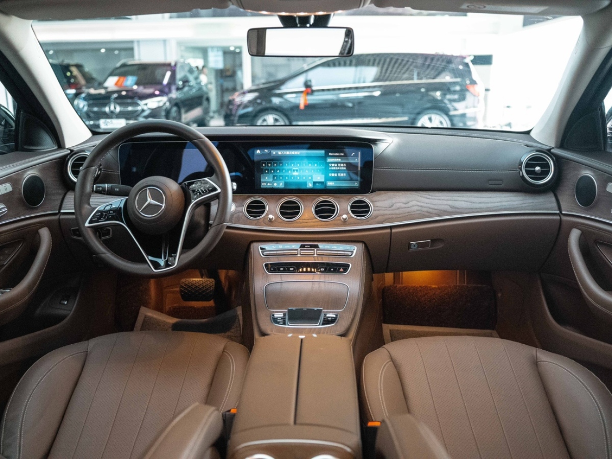 奔馳 奔馳E級(jí)  2021款 E 300 L 時(shí)尚型圖片