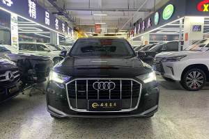 奥迪Q7 奥迪 45 TFSI quattro S line运动型