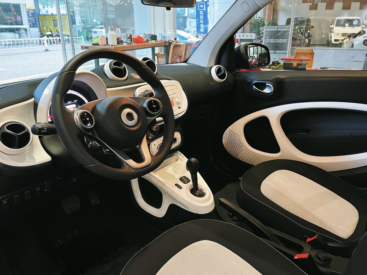 2017年12月smart fortwo  2011款 1.0 MHD 硬頂激情版