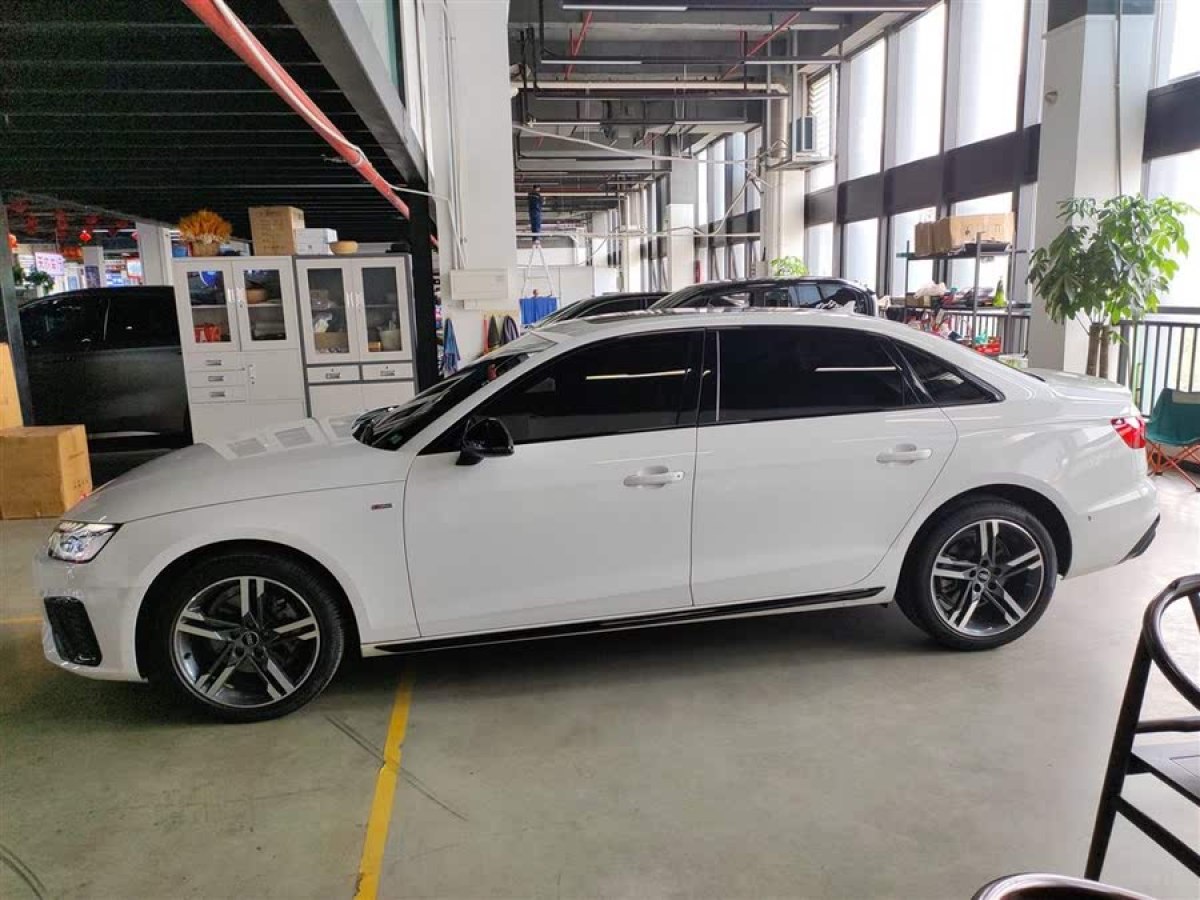 奧迪 奧迪A4L  2022款 40 TFSI 豪華動感型圖片