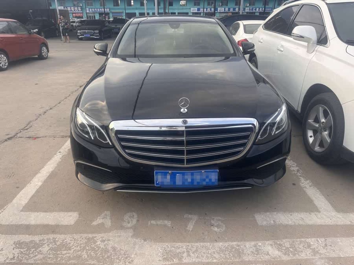 奔馳 奔馳E級  2019款 改款 E 300 L 運(yùn)動時尚型圖片