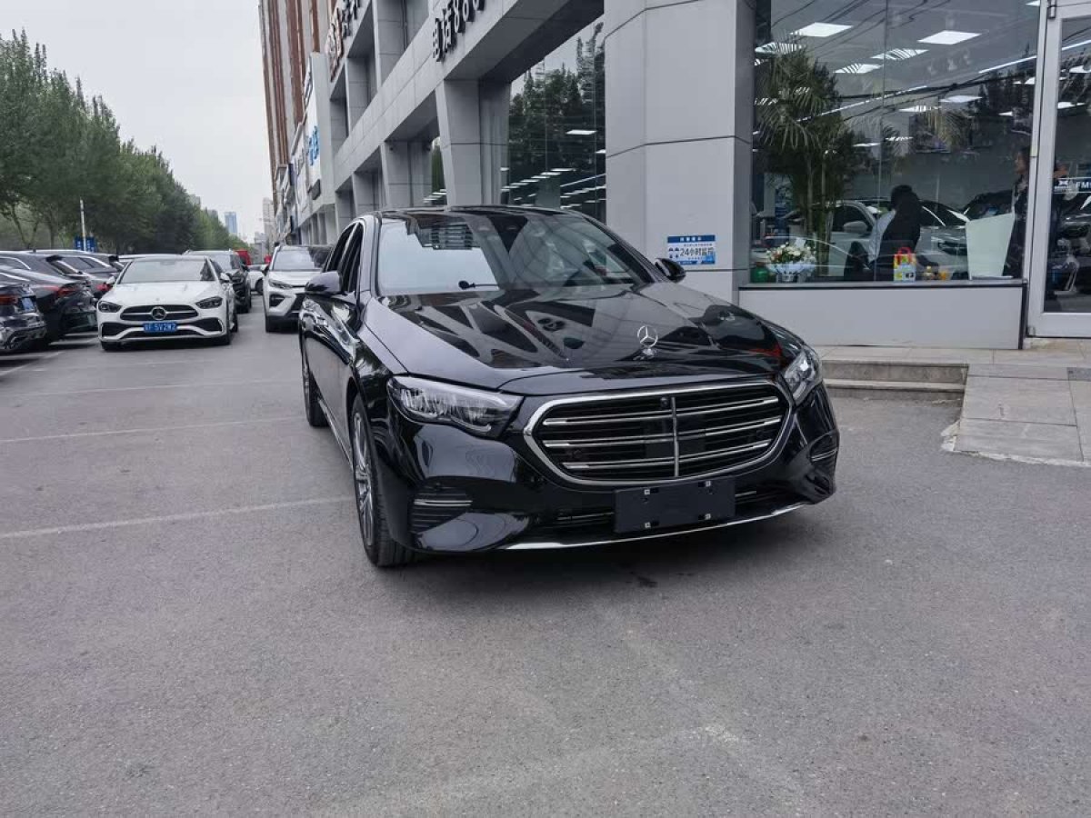 奔馳 奔馳E級  2024款 改款 E 300 L 時尚型圖片