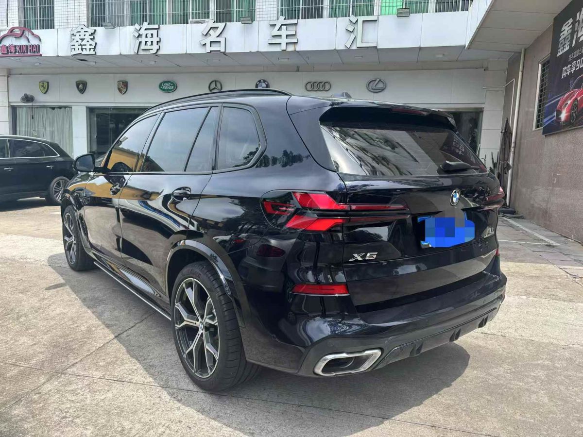 寶馬 寶馬X5  2024款 xDrive 40Li 尊享型黑焰限量版圖片