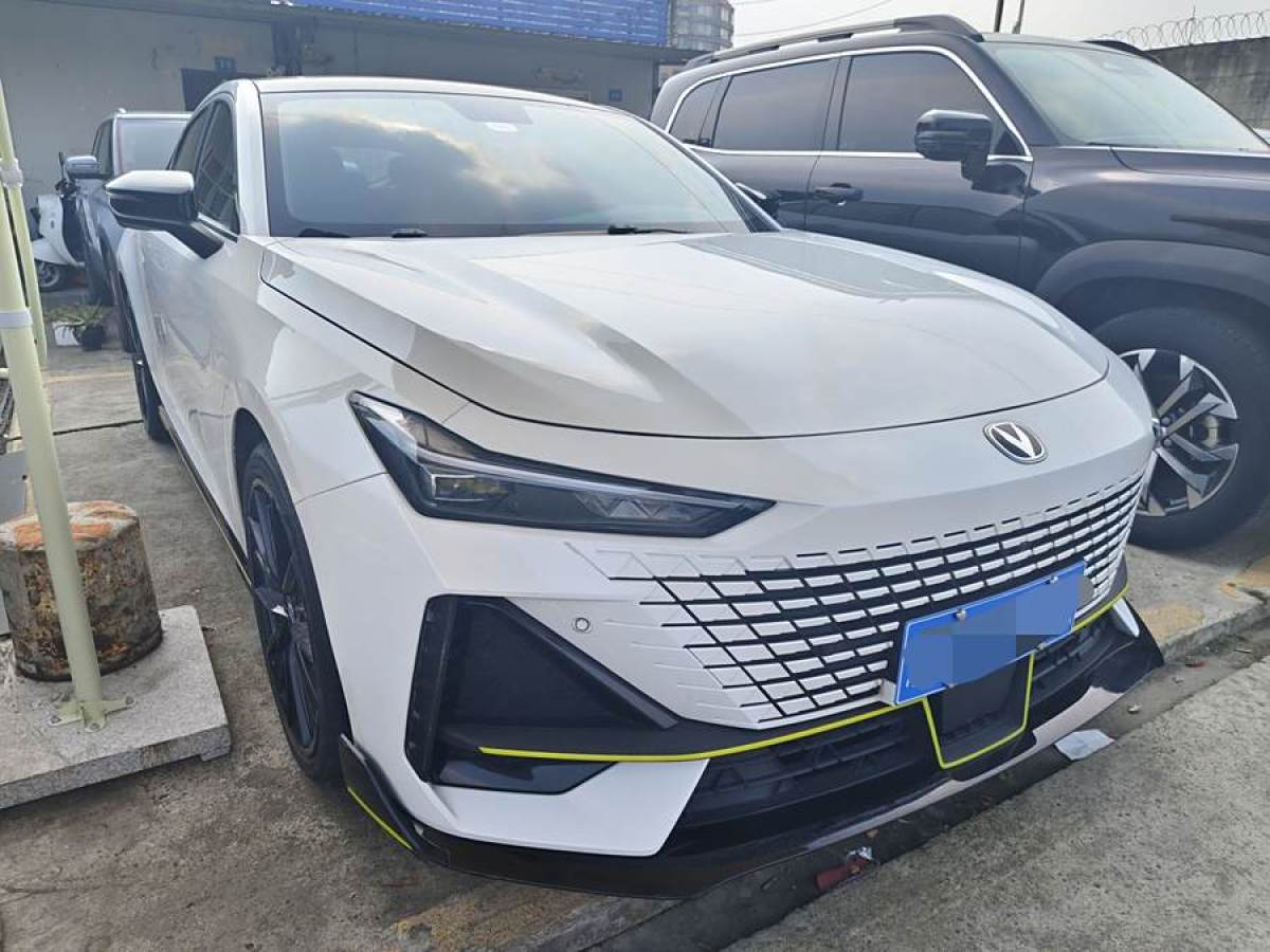 2022年5月長(zhǎng)安 長(zhǎng)安UNI-V  2022款 1.5T 智慧領(lǐng)航型