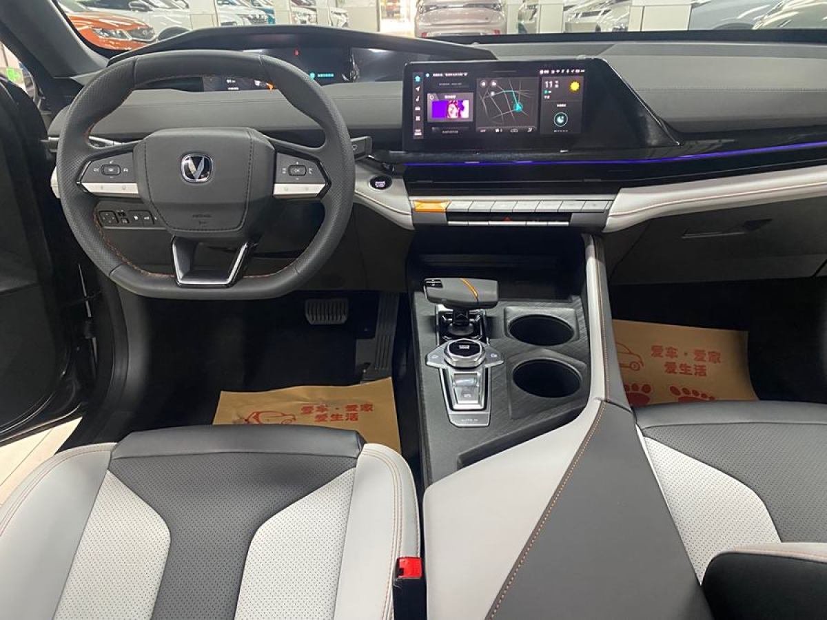 長(zhǎng)安 長(zhǎng)安UNI-V 智電iDD  2023款 智電iDD 1.5T 113km智酷型圖片