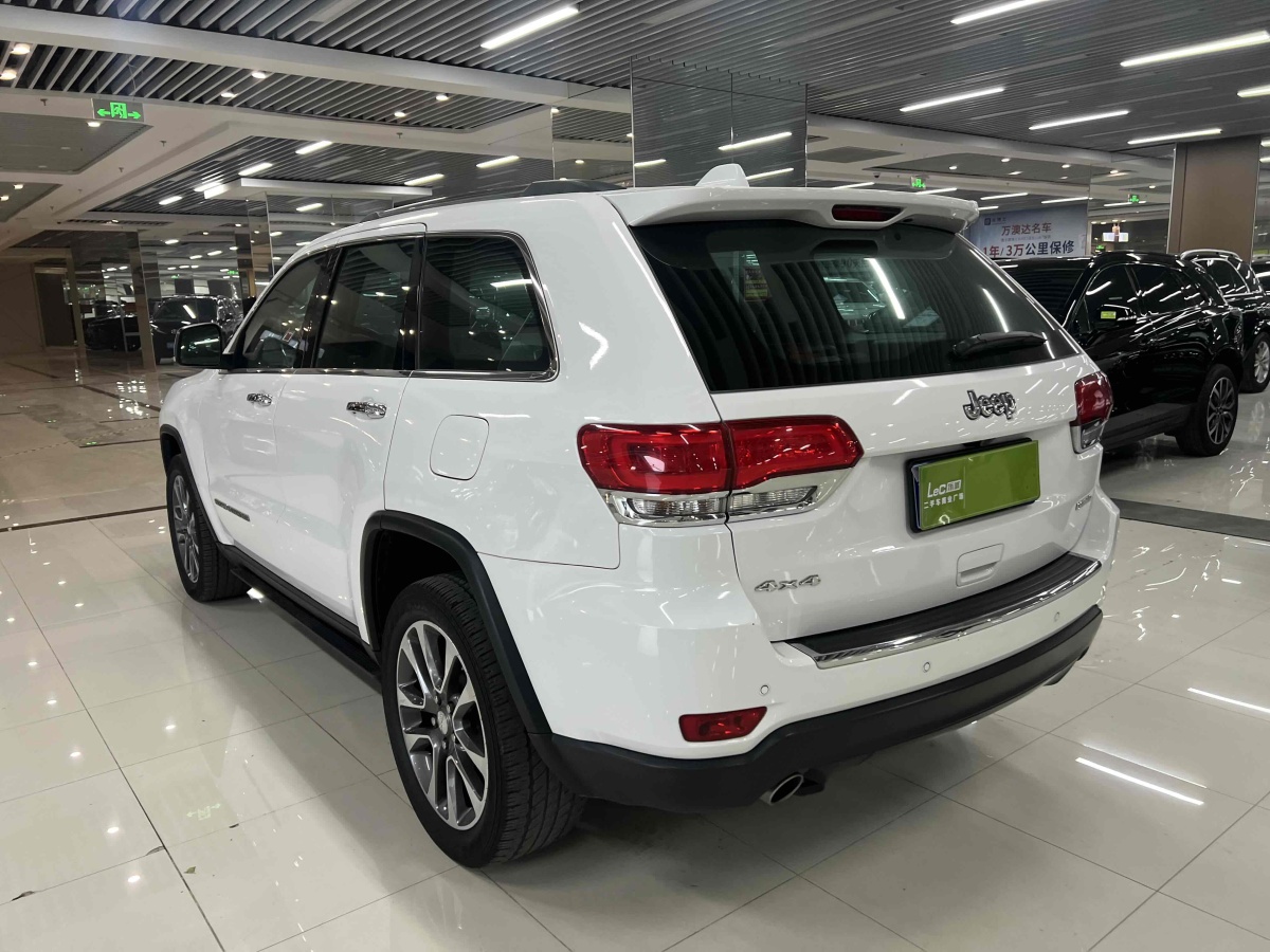 Jeep 大切諾基  2017款 3.6L 精英導(dǎo)航版圖片