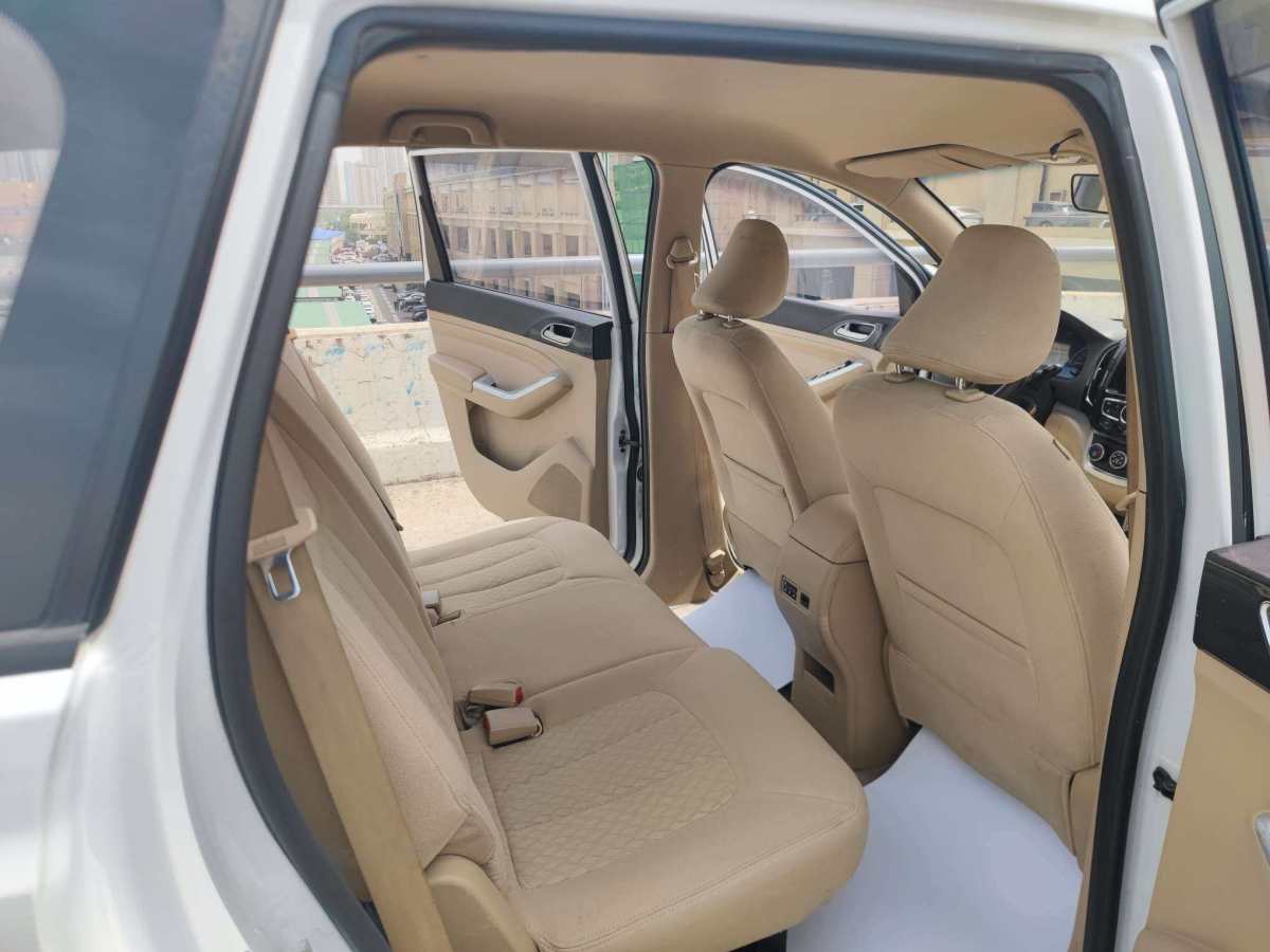 寶駿 730  2016款 1.5L 手動超值型 5座圖片
