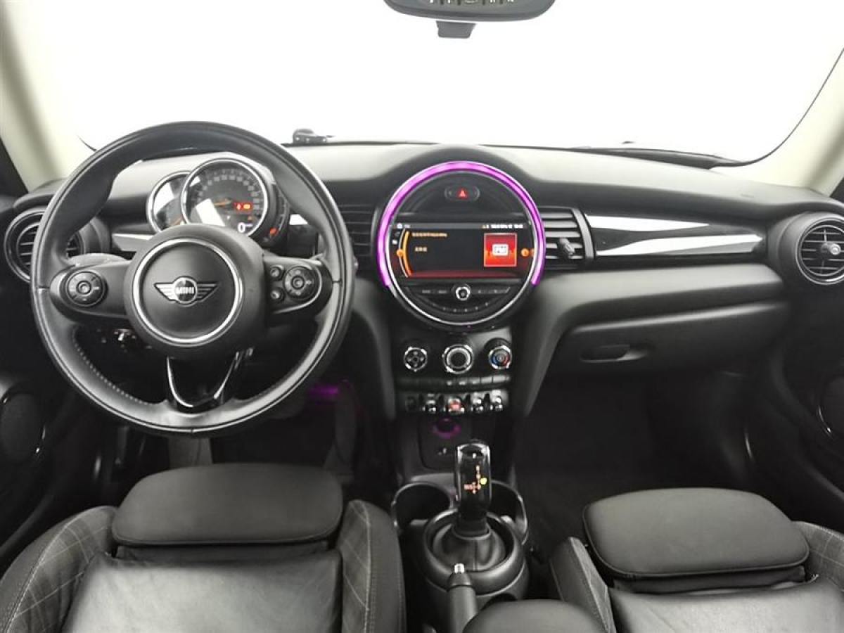 MINI COUNTRYMAN  2018款 1.5T COOPER 經(jīng)典派圖片