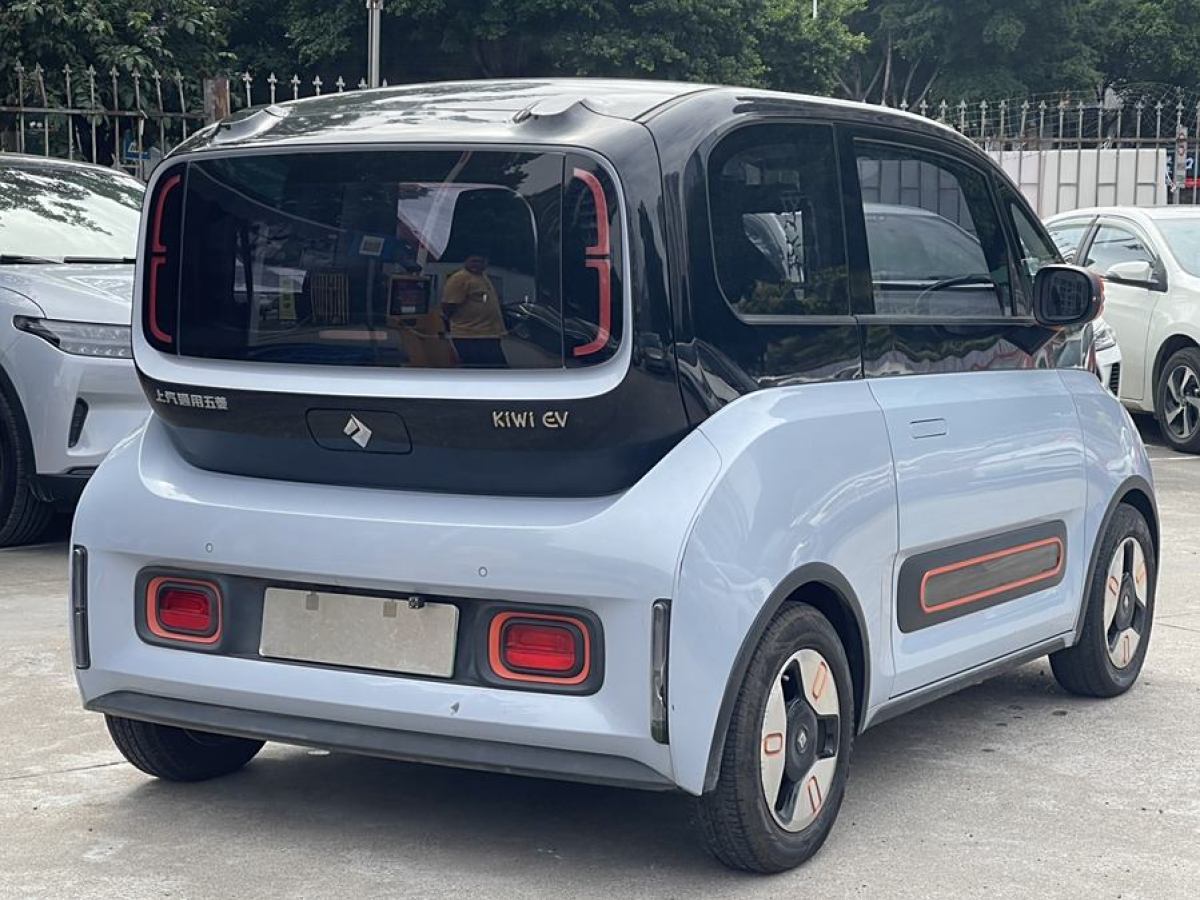 寶駿 寶駿KiWi EV  2021款 設(shè)計師 三元鋰圖片