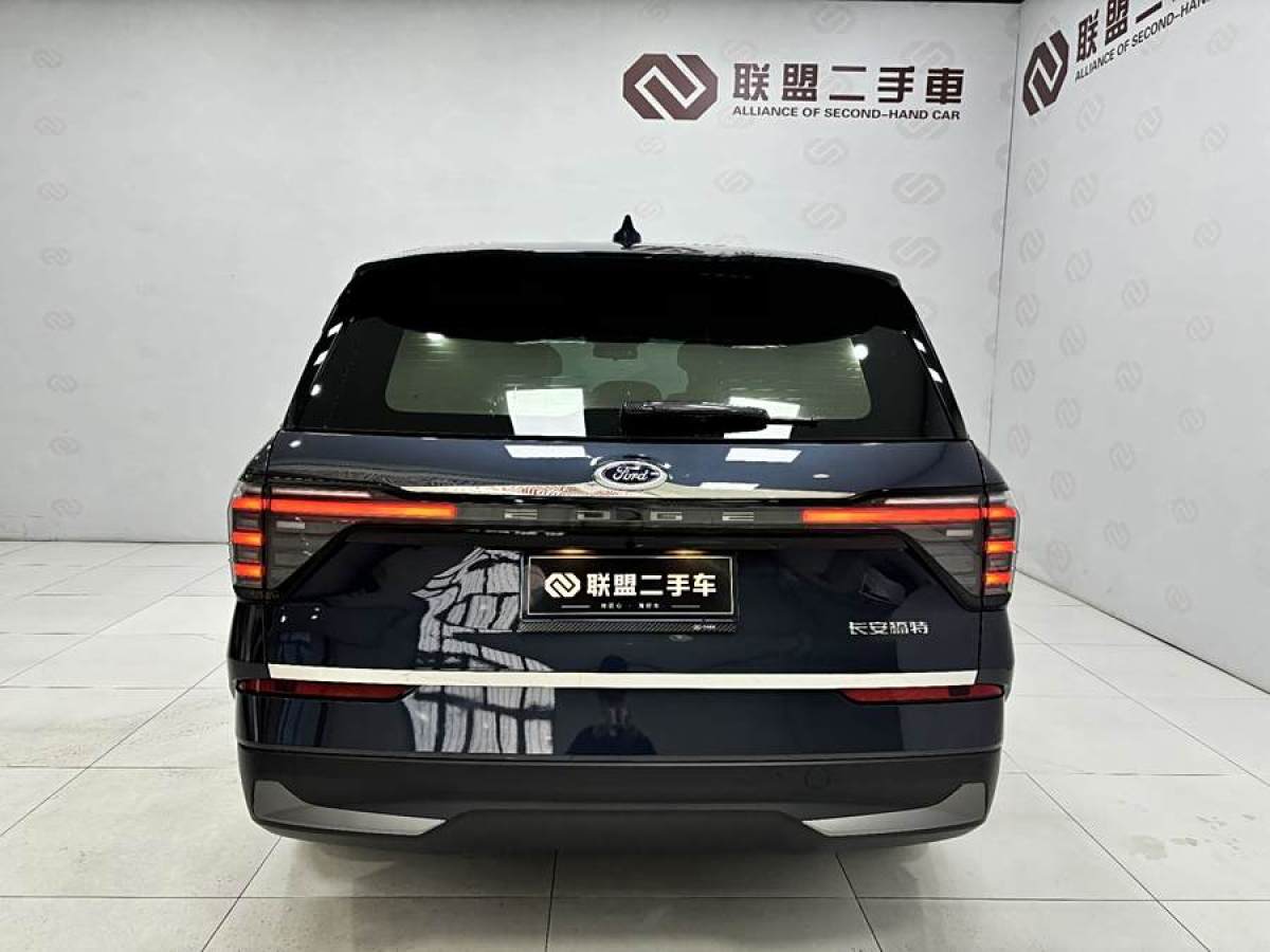 福特 銳界  2023款 銳界L 2.0T EcoBoost 兩驅(qū)七座豪華型圖片